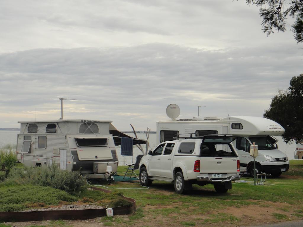 Lake Albert Caravan Park Hotell Meningie Exteriör bild