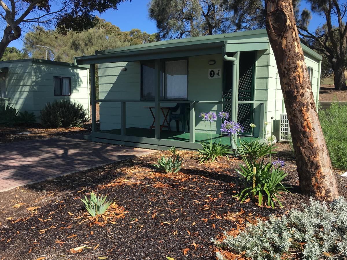 Lake Albert Caravan Park Hotell Meningie Exteriör bild