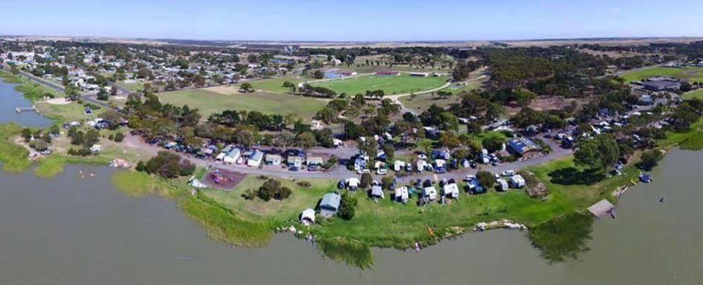 Lake Albert Caravan Park Hotell Meningie Exteriör bild