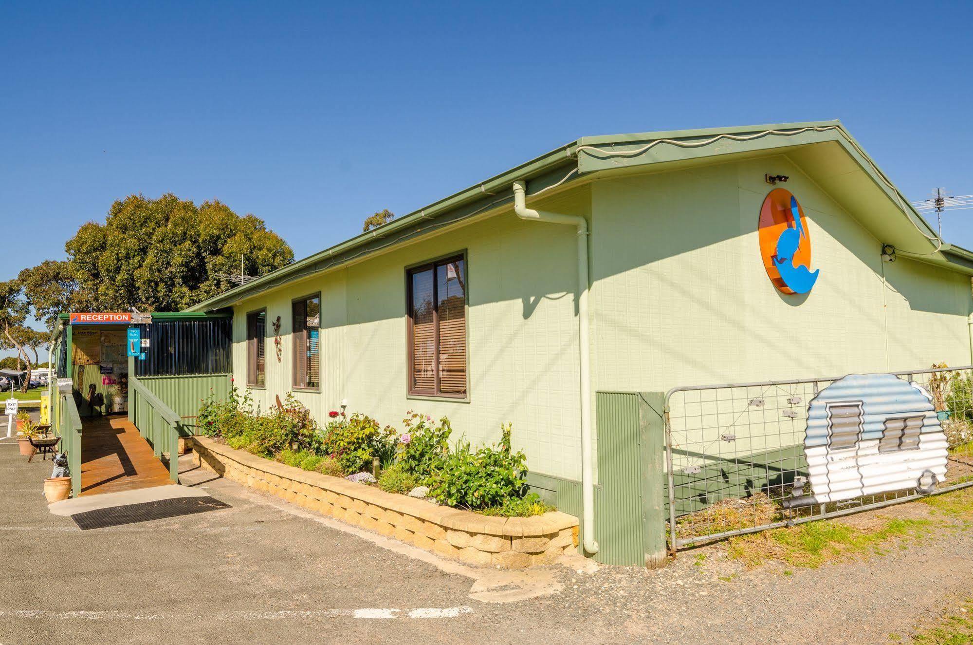 Lake Albert Caravan Park Hotell Meningie Exteriör bild